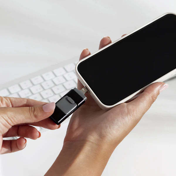 4 in 1 USB-muistitikku - salamannopea kuvansiirto