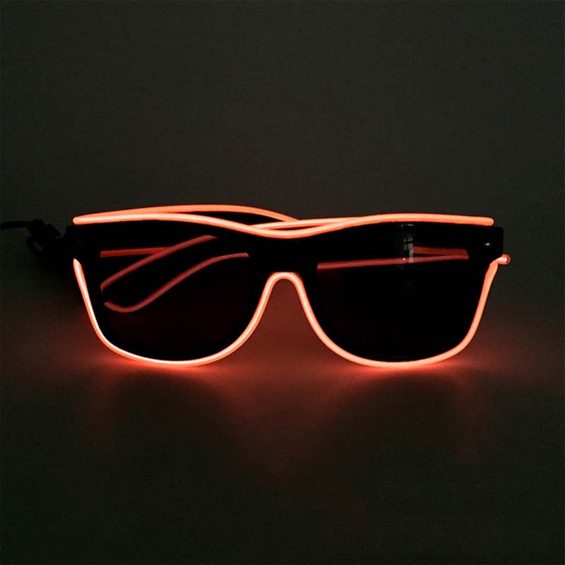 Valoa lähettävät silmälasi