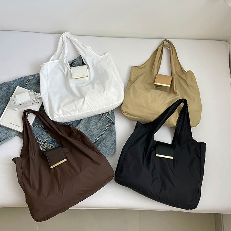 👜✨Avaimenperäinen käsilaukku