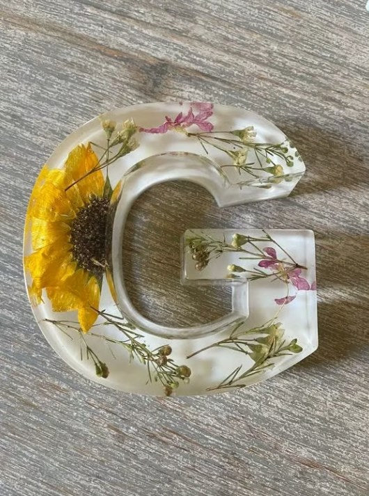 🌸 Kukkainen hartsi yövalo