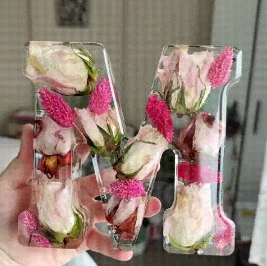 🌸 Kukkainen hartsi yövalo