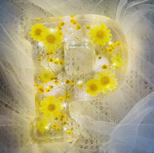 🌸 Kukkainen hartsi yövalo