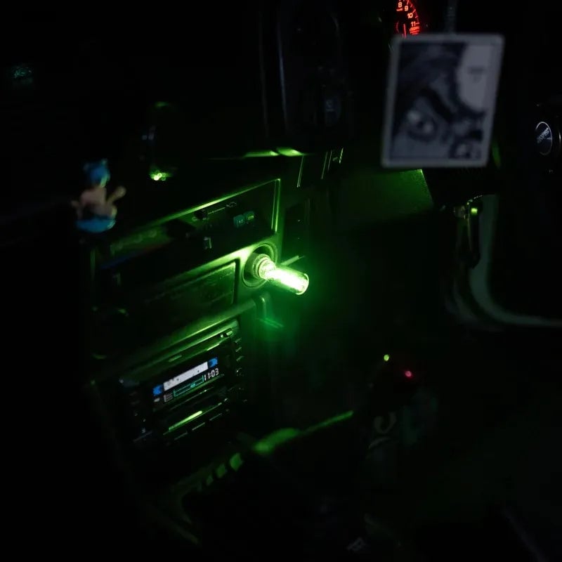 Retro-auton valo - yöval